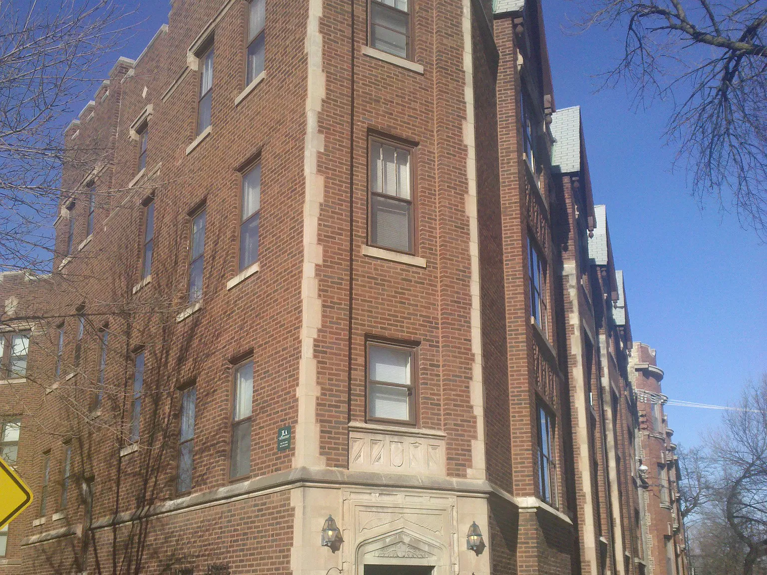 2530 N Sacramento — Photo 1