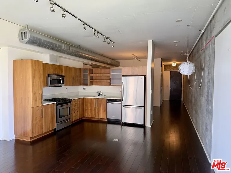 1100 S Hope St #907 — Photo 8