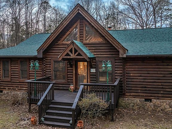 3rd image of 2771 Abercrombie Rd