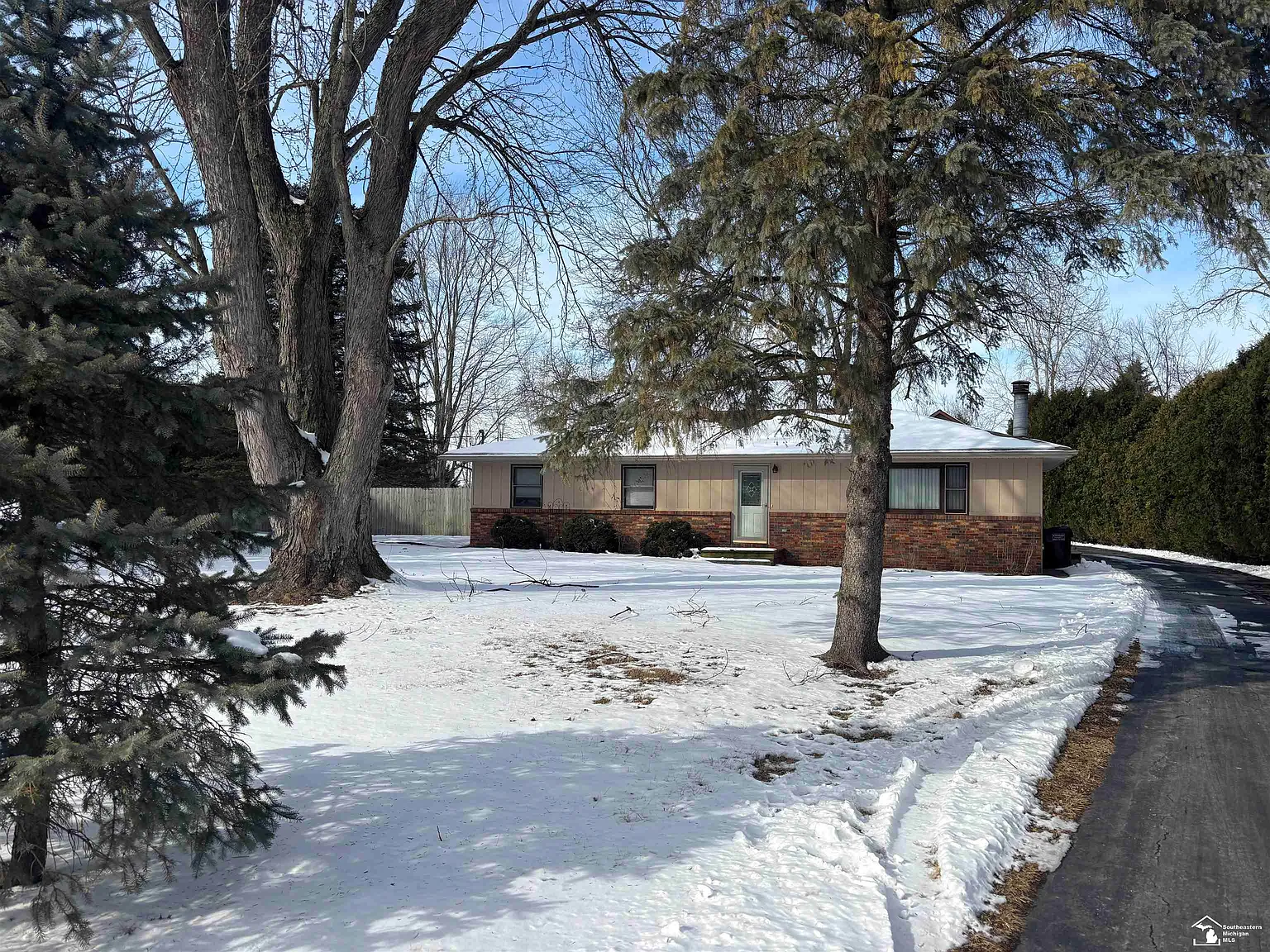 16352 Railroad St photo 1