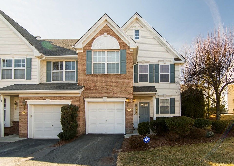 1st image of 120 Cambridge Dr