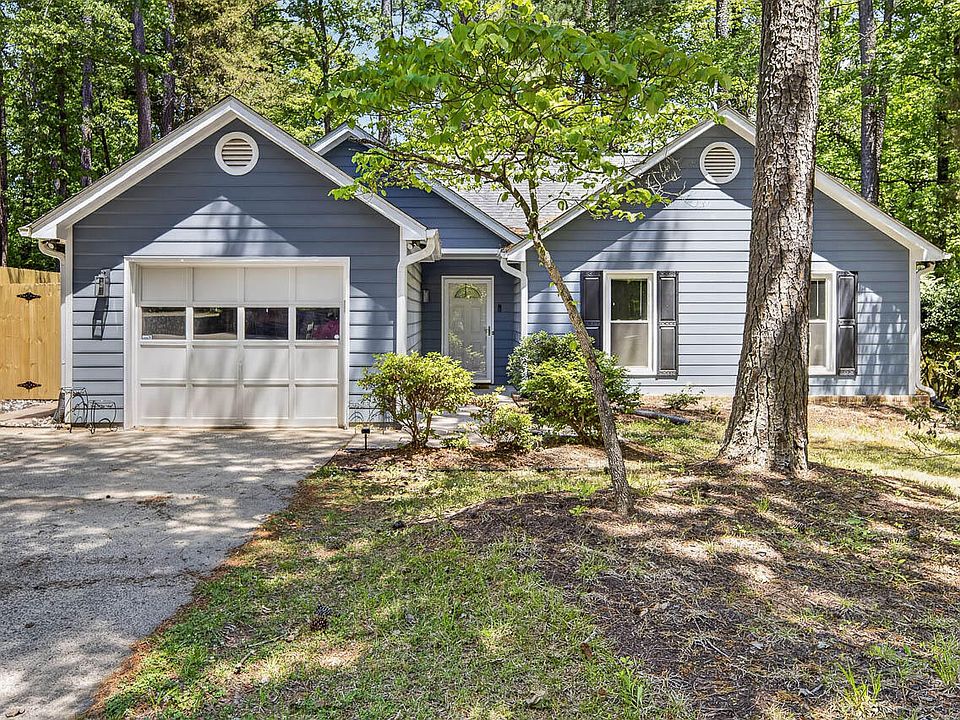 1st image of 2709 Hidden Hollow Dr