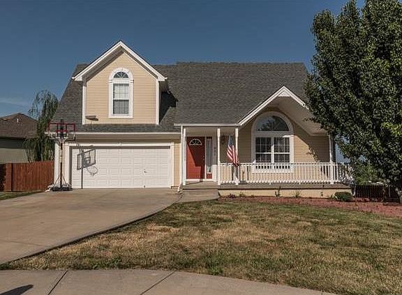 Former display home has an exceptional floor plan.