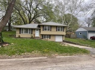 6903 E 98th Ter, Kansas City, MO 64110