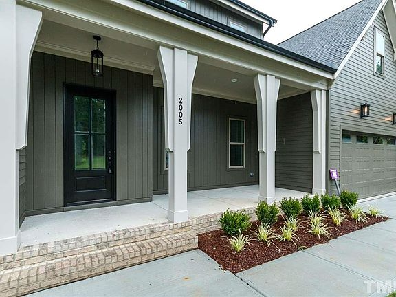 3rd image of 2005 Meadowcreek Dr #411