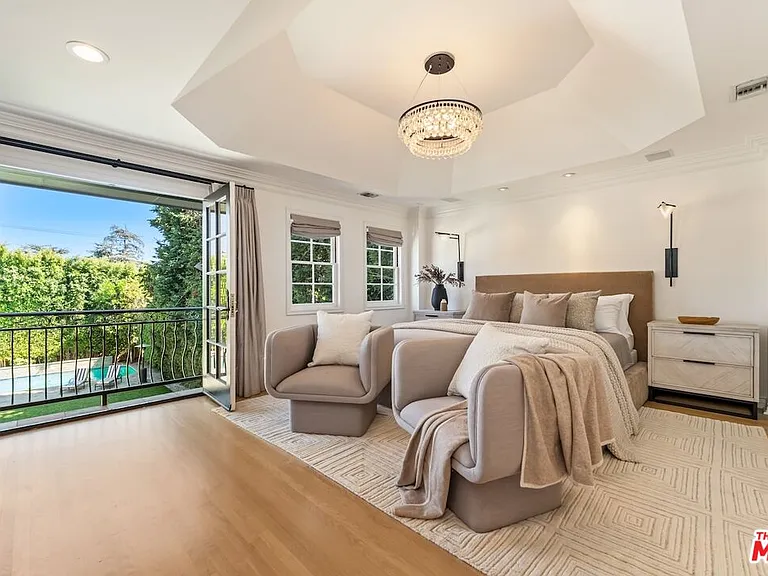 628 N Sierra Dr — Photo 15