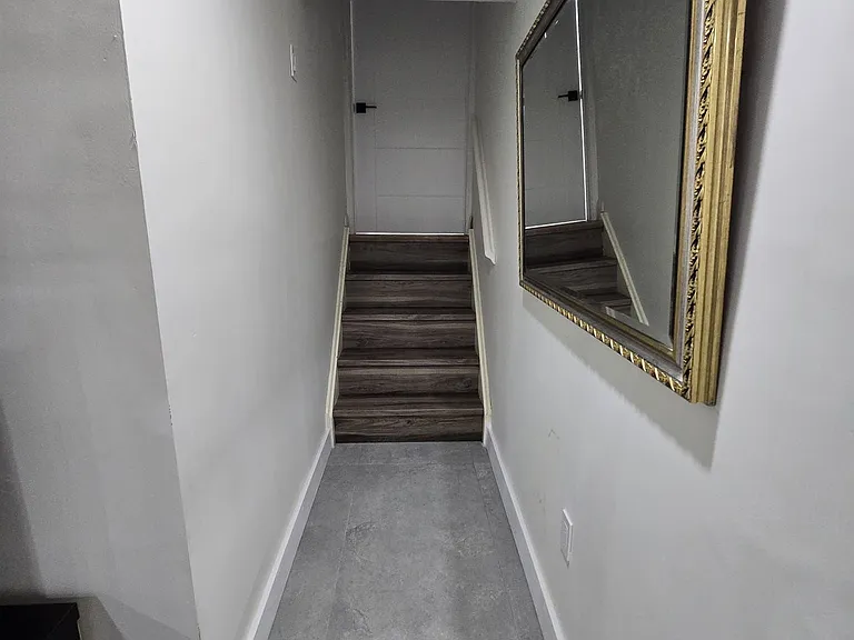 36 Manorglen Cres — Photo 10
