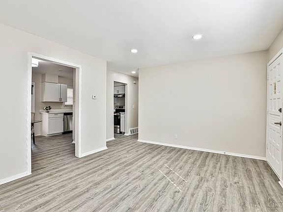 5th image of 8559 Sunlight Dr