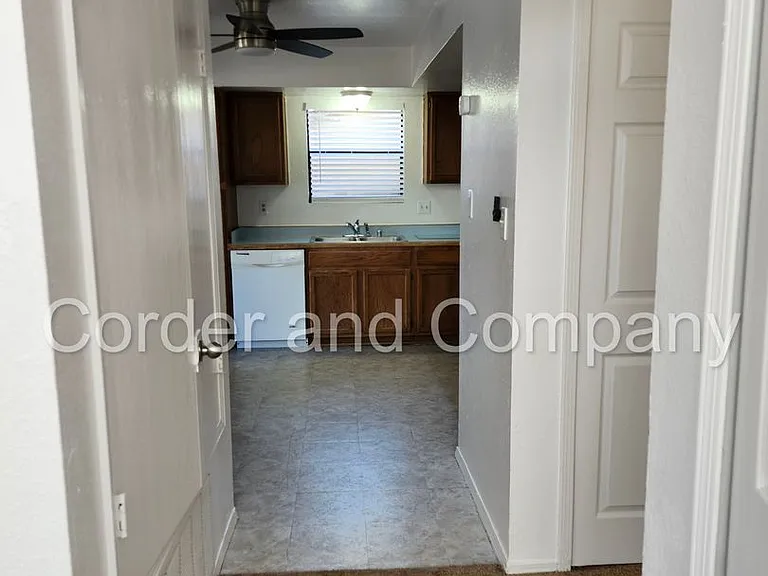 2261 Green Lake Rd NE — Photo 7