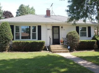 205 N Garfield St, Lombard, IL 60148