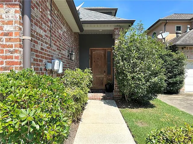 3 bed, 2.5 bath, 1640 sqft, $2,000 — Photo 3