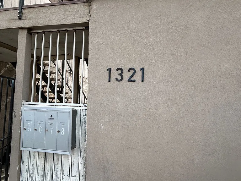 1321 W Vogel Ave #5 — Photo 2