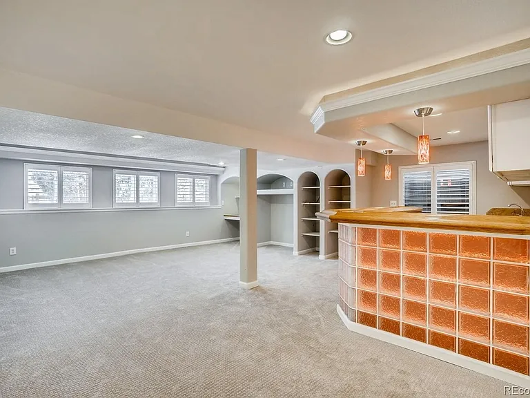 2421 S Waco Ct — Photo 20