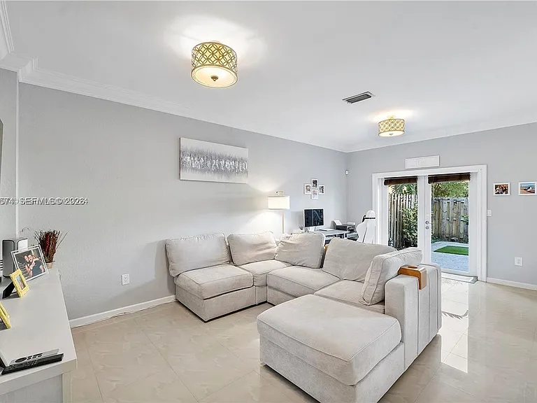 4960 SW 136th Ave — Photo 24