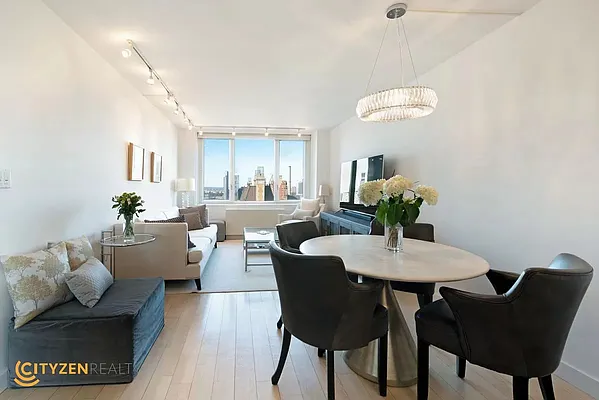 Rented by City Zen Realty | media 17