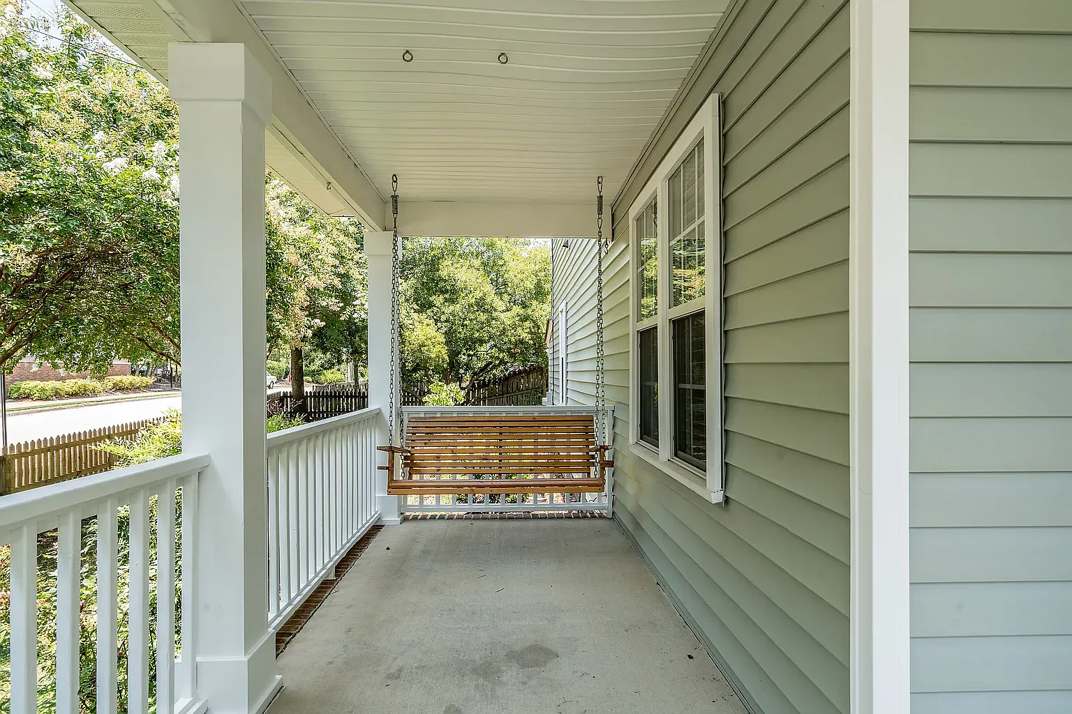 4 bed, 1451 sqft, $2,500 — Photo 2