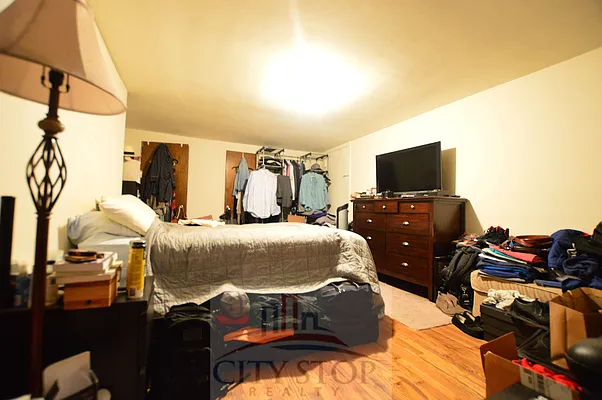 Rented by City Stop Realty | media 7