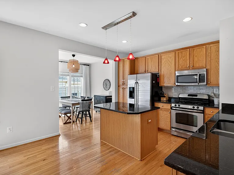 2417 Abington Dr — Photo 18