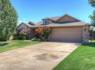 2809 N Gum Ct W, Broken Arrow, OK 74012