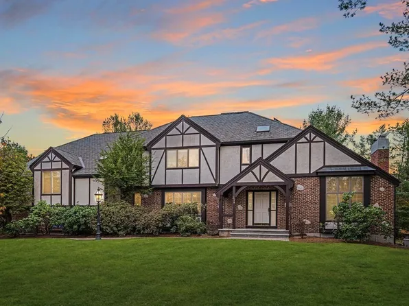 22 Powers Rd, Andover, MA 01810