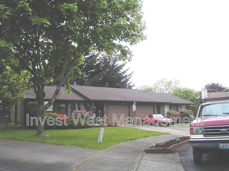 1st image of 14703 SE 16th Cir