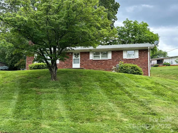 18 Sheppard Dr, Asheville, NC 28806