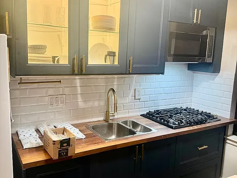 208 E 70th St #5D — Photo 6
