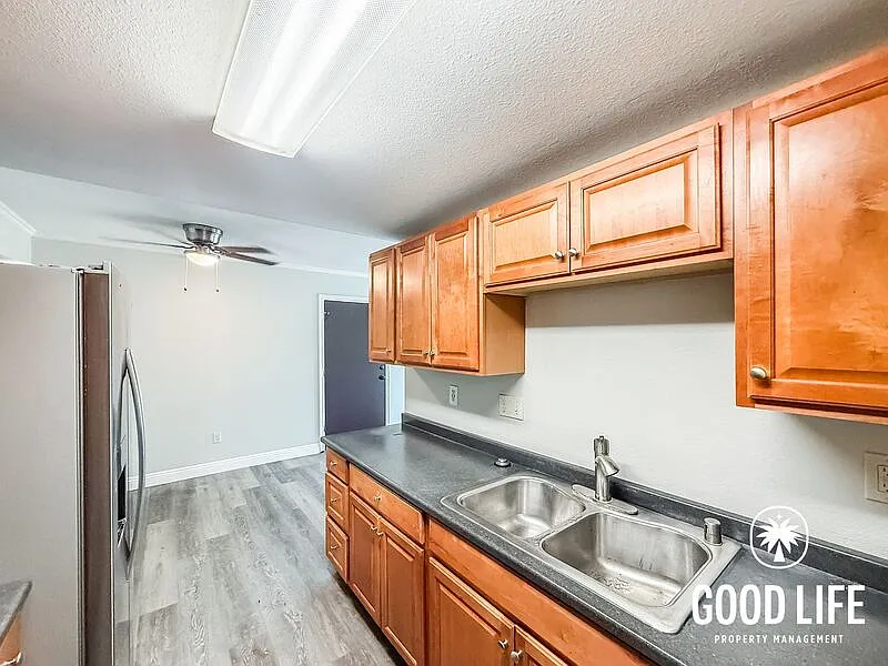 3 bed, 2.0 bath, 761 sqft, $2,795 — Photo 4