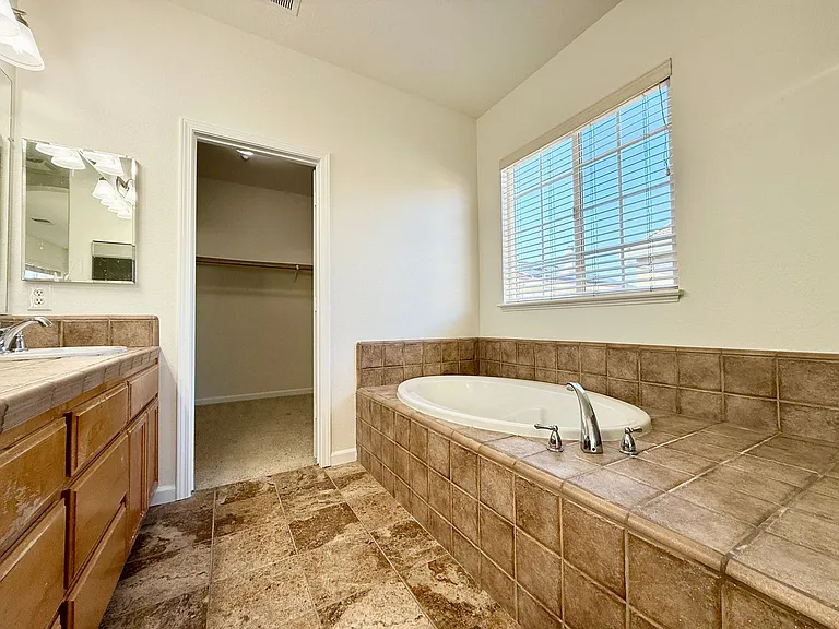 23 Timberhill Ct — Photo 52