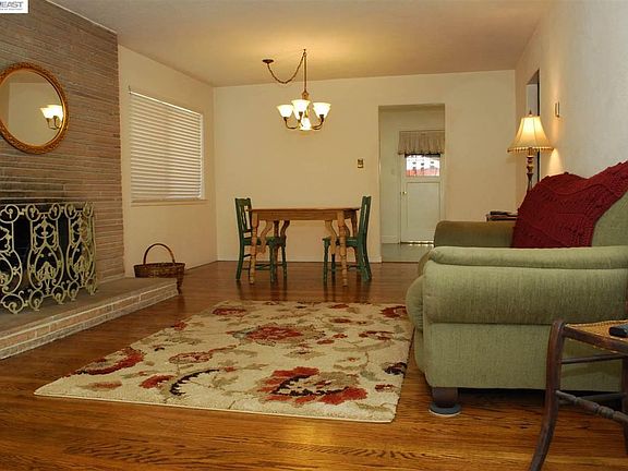3rd image of 3918 Carmel Way