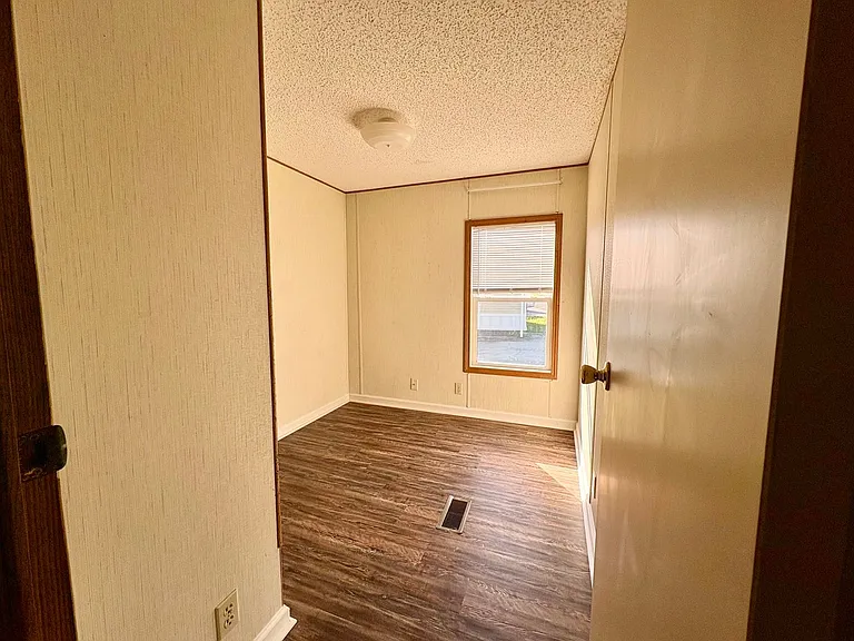 1128 S Gay Ave — Photo 64