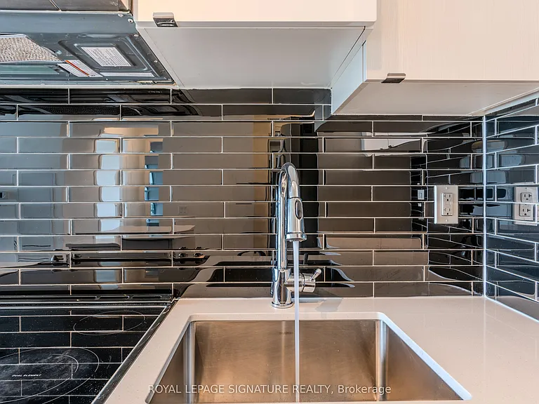 1461 Lawrence Ave W #1101 — Photo 6