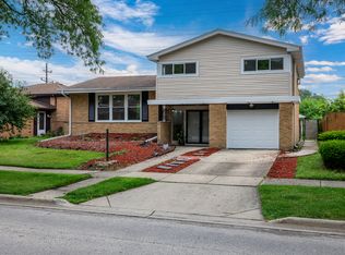 7745 Beckwith Rd, Morton Grove, IL 60053