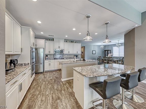 2nd image of 257 Punto Di Vista Dr