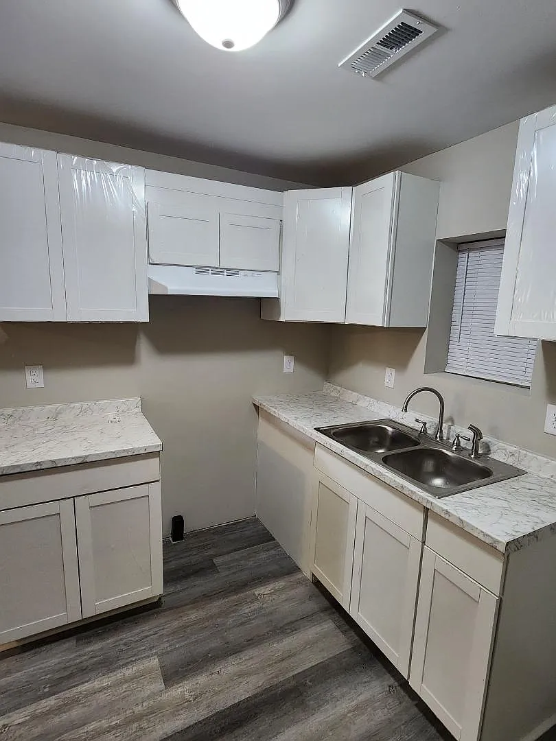4902 Schmidt St - 4914 Schmidt St — Photo 3