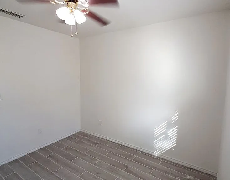 816 Denton Dr — Photo 20