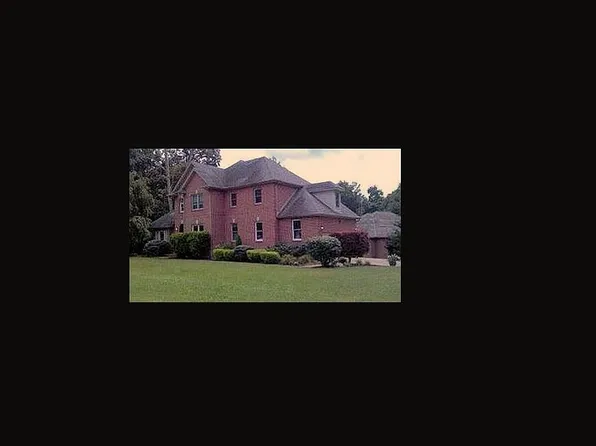 106 Rainbow Ct, Hillsboro, OH 45133