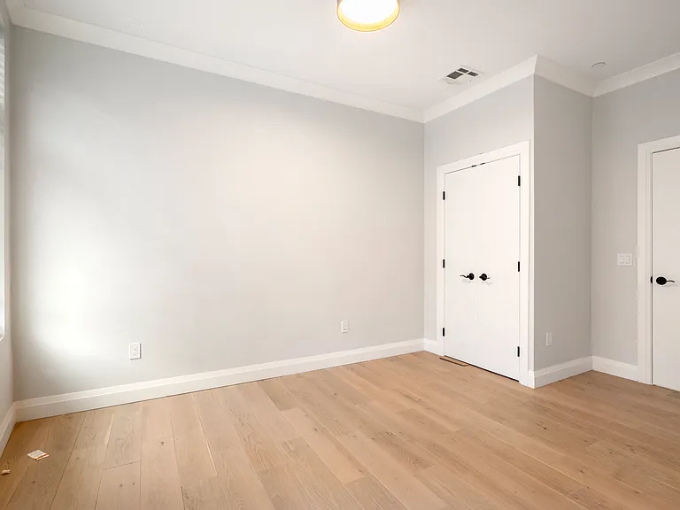 142 Pleasant St #1 — Photo 10