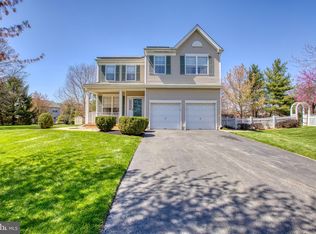 5 Hester Ct, Pennington, NJ 08534