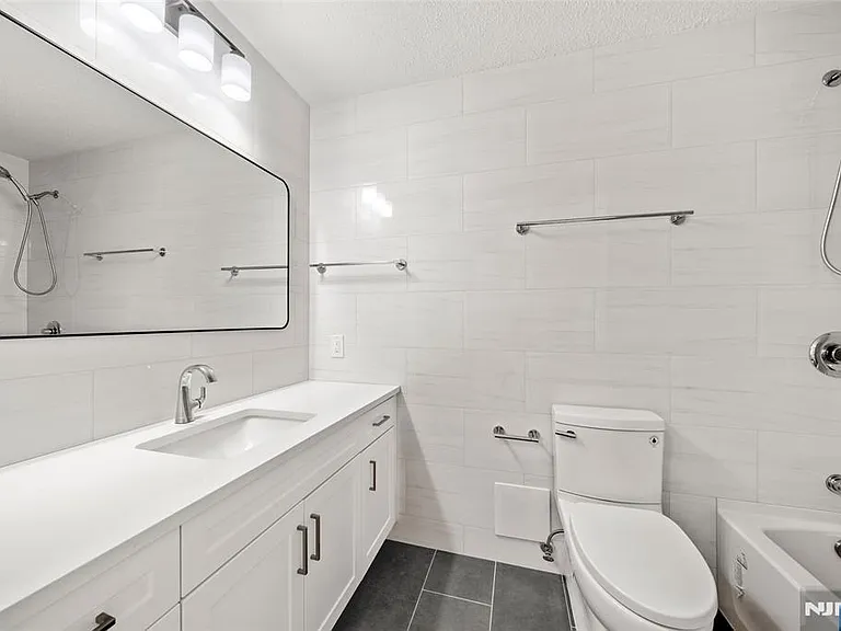 200 Old Palisade Rd — Photo 13