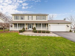 772 Shorecliff Dr, Rochester, NY 14612