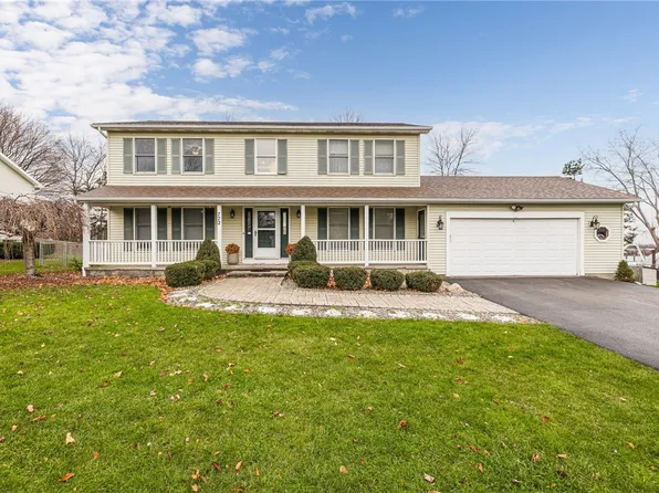 772 Shorecliff Dr, Rochester, NY 14612