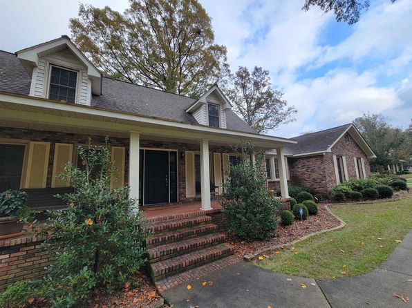 1704 Rosewood Ln, Andalusia, AL 36421