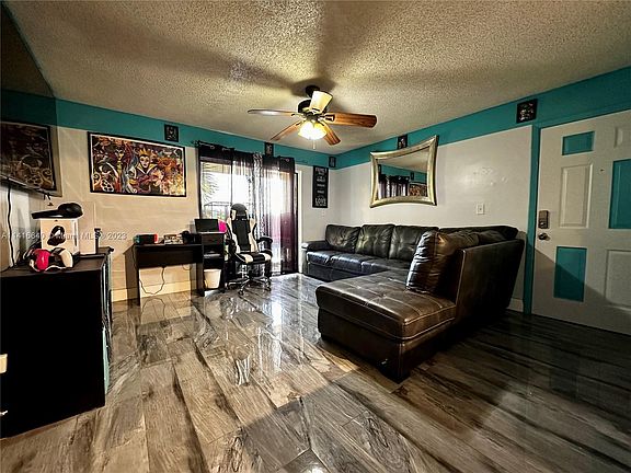 3rd image of 9491 Palm Cir S APT 307