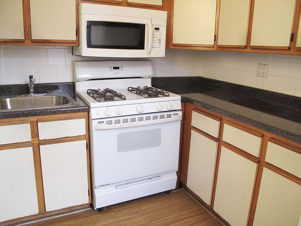 1st image of 218 Hawthorne St #2E