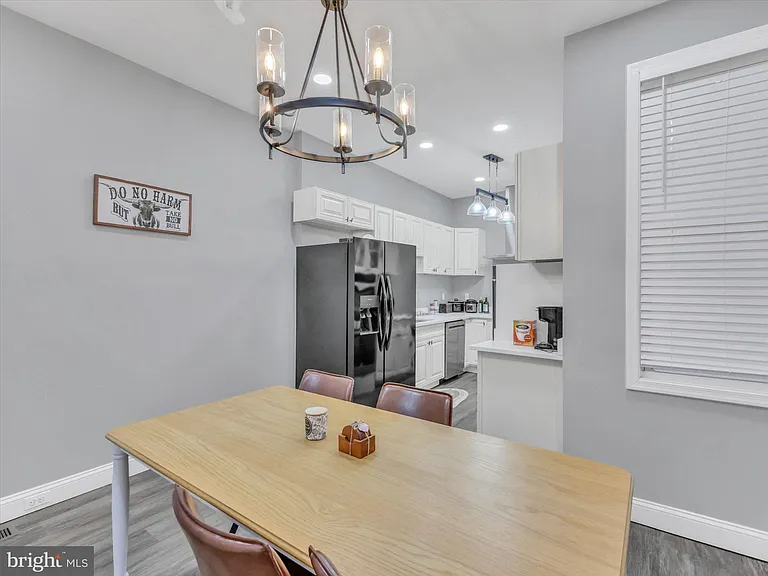 555 Presstman St — Photo 14