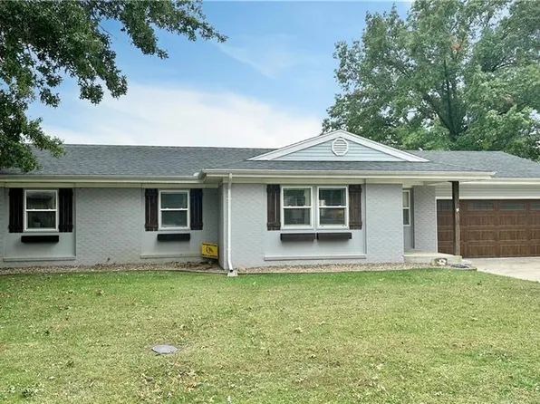 1712 Hillcrest Dr, Trenton, MO 64683