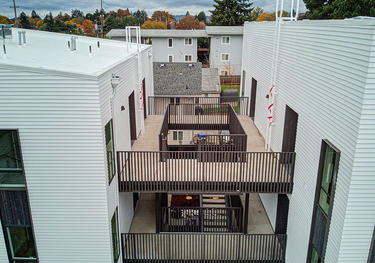 New Modern luxury living on the eastside — Photo 1