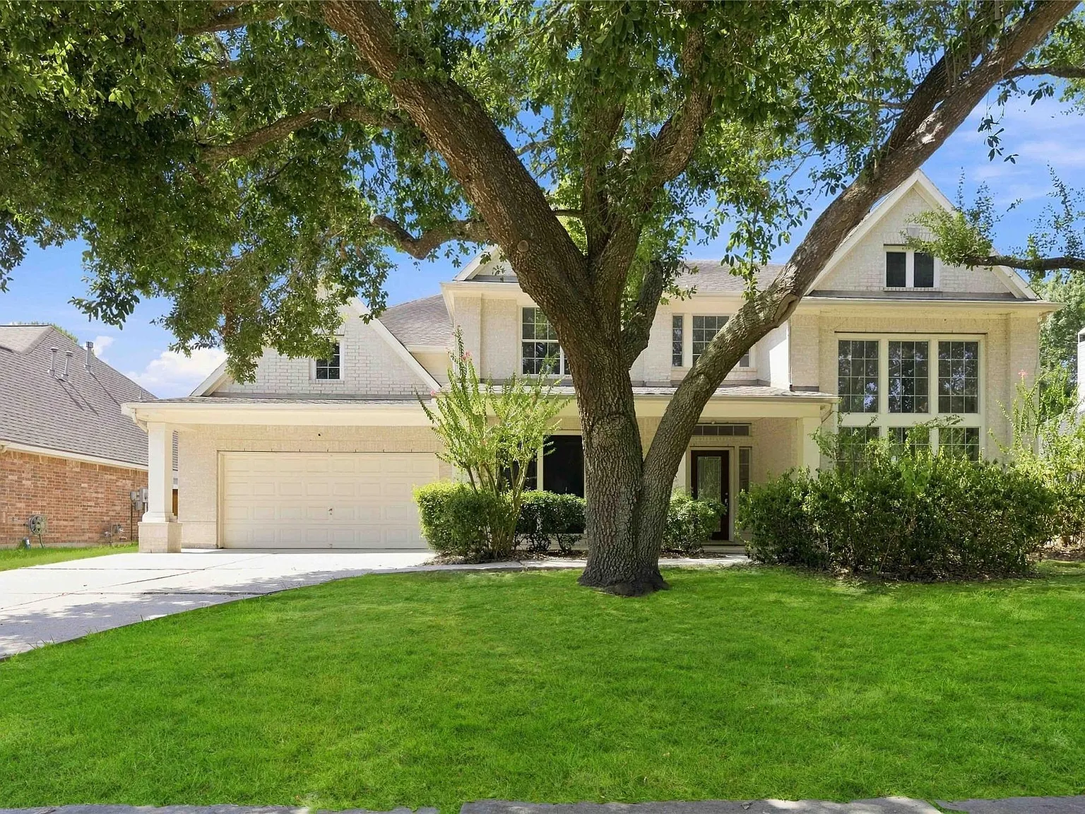 5 bed, 4.0 bath, 4016 sqft, $3,700 — Photo 1