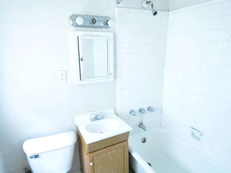 251 W Rittenhouse St #104 — Photo 8